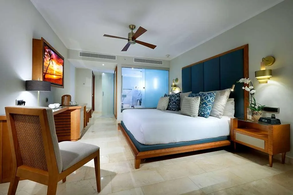 פונטה קאנה Grand Palladium Palace Resort Spa & Casino 5*, פונטה קאנה