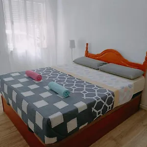8 Mins Walk To Train Station Cost Youth , Sevilha Espanha